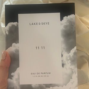 Lake and Sky 11:11 perfume